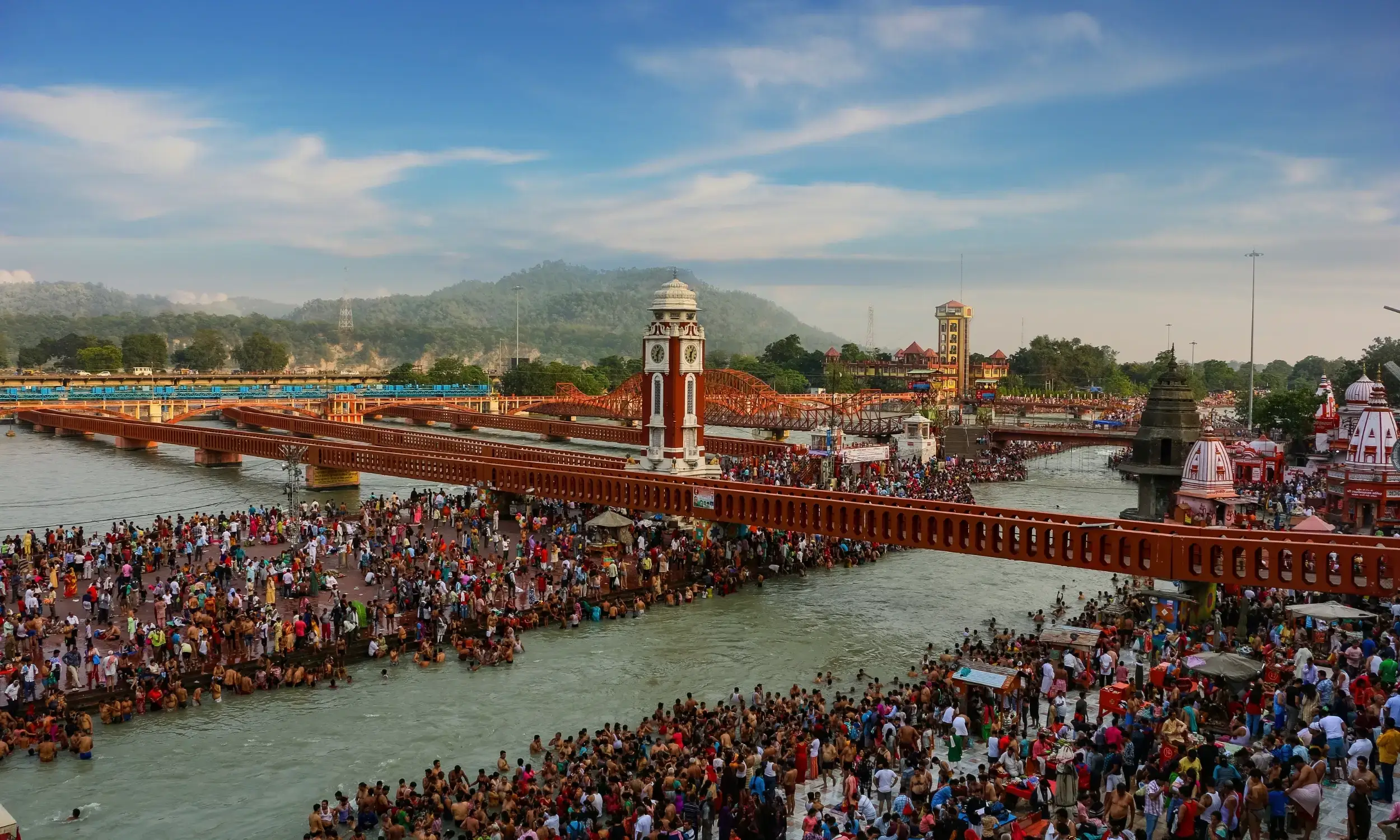 A Sacred Gathering on the Banks of the Ganga